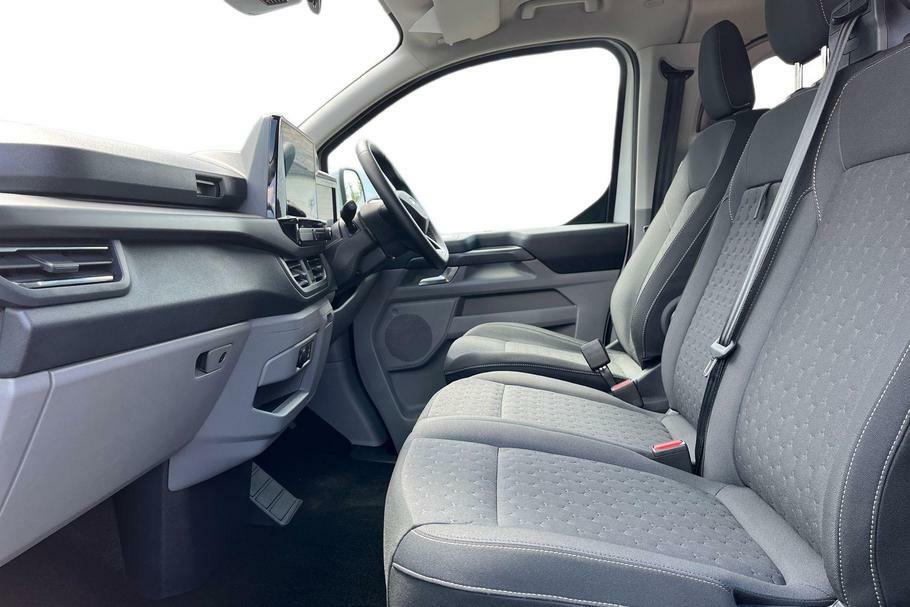 Ford Tourneo Custom 340 Titanium L1 Swb 9 Seat Minibus Fwd 2.5 Ph Silver #3