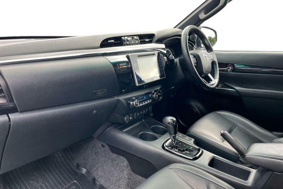 Toyota HILUX Invincible X 2.4 D-4d 4X4 Double Cab Pick Up Black #3