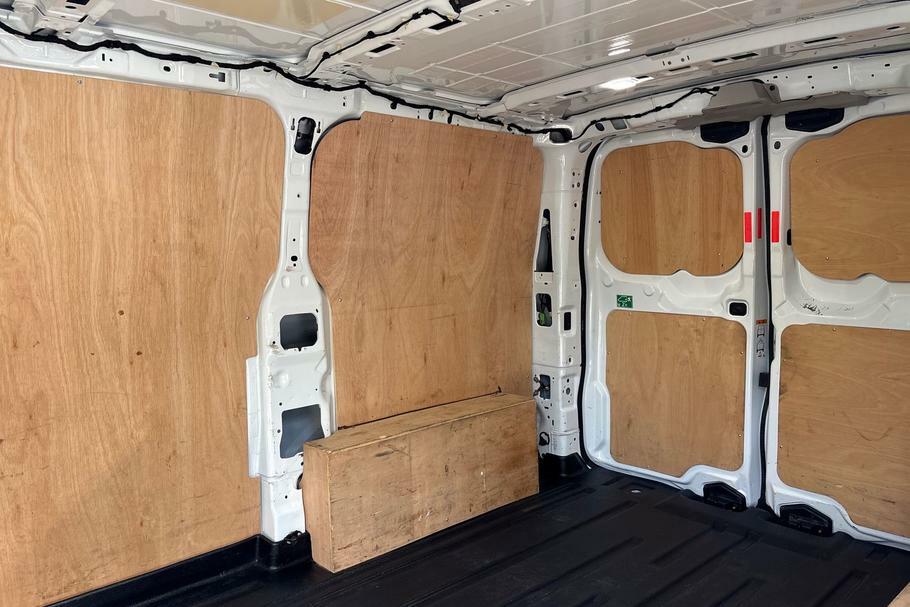 Ford Transit Custom 300 Limited L1 Swb Fwd 2.0 Ecoblue 136Ps Low Roof White #4