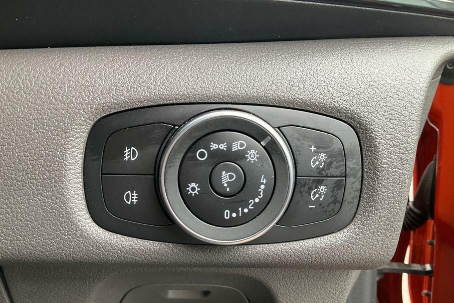 Ford Tourneo Custom Custom 2.0 Ecoblue 130Ps Low Roof 8 Seater Titaniu Silver #25