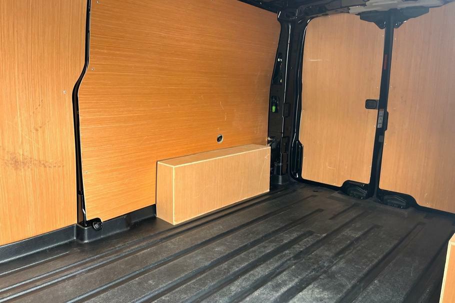 Ford Transit Custom 320 Limited L2 Lwb Fwd 2.5 Phev 232Ps Black #4