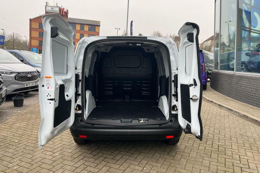 Ford Transit Courier Trend 43Kwh 136Ps White #6