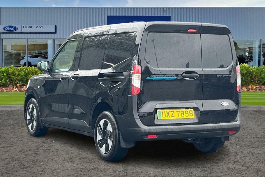 Ford Transit Courier Trend 43Kwh 136Ps Black #2