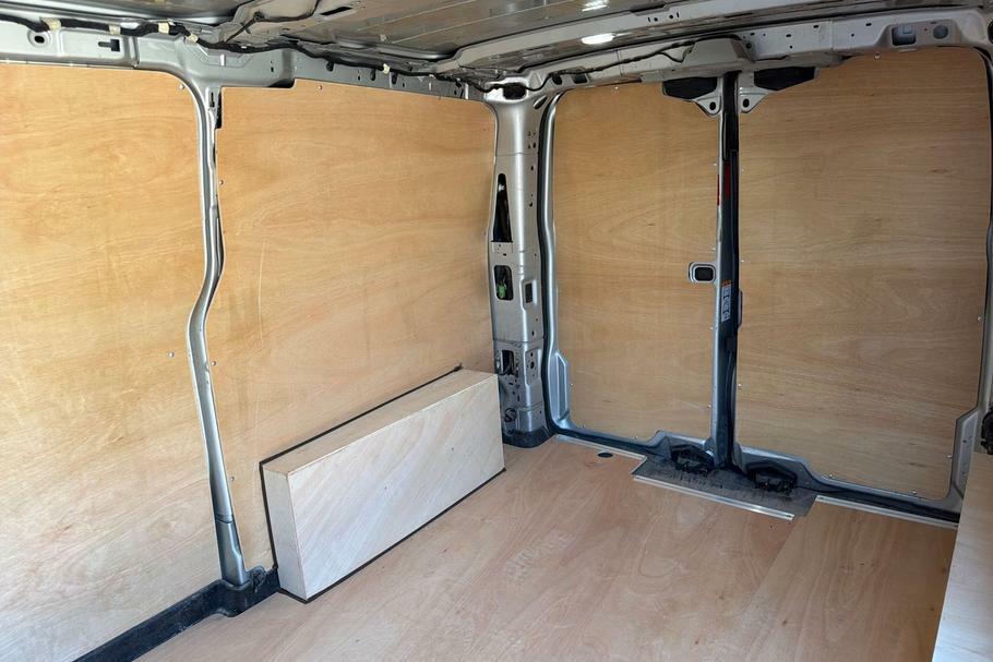 Ford Transit Custom 300 Limited L1 Swb Fwd 2.0 Ecoblue 136Ps Low Roof Silver #4