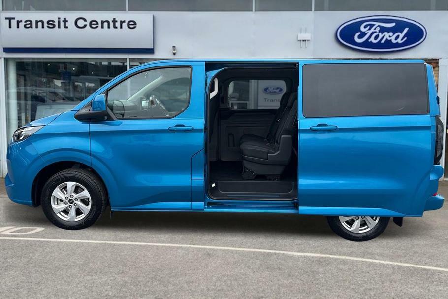 Ford Transit Custom 340 Limited L1 Swb Fwd 2.5 Phev 232Ps Kombi 9 Blue #5