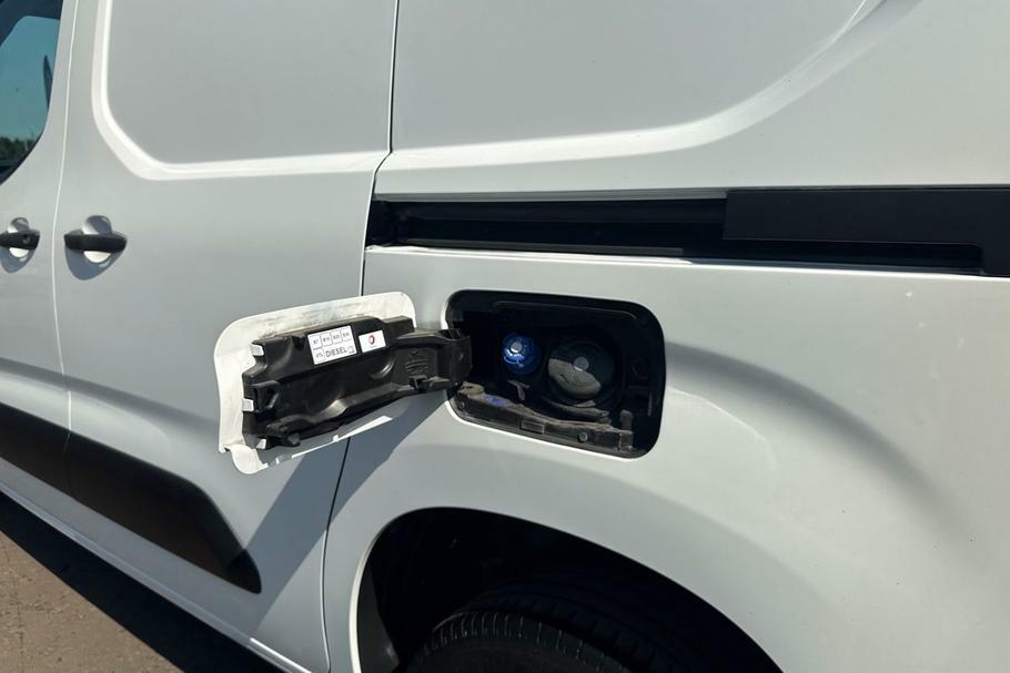 Citroen Berlingo Mpv White #8