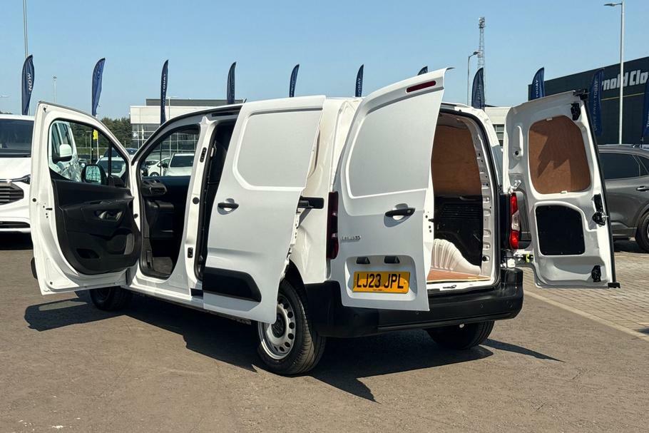Citroen Berlingo Mpv White #7