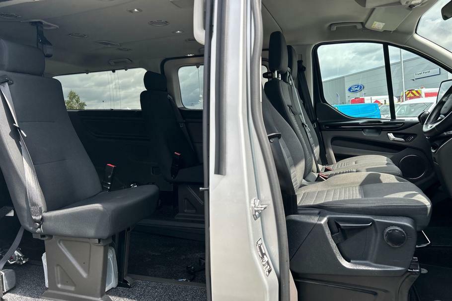 Ford Tourneo Custom Custom 2.0 320 Ecoblue Titanium Minibus Double Cab Grey #29