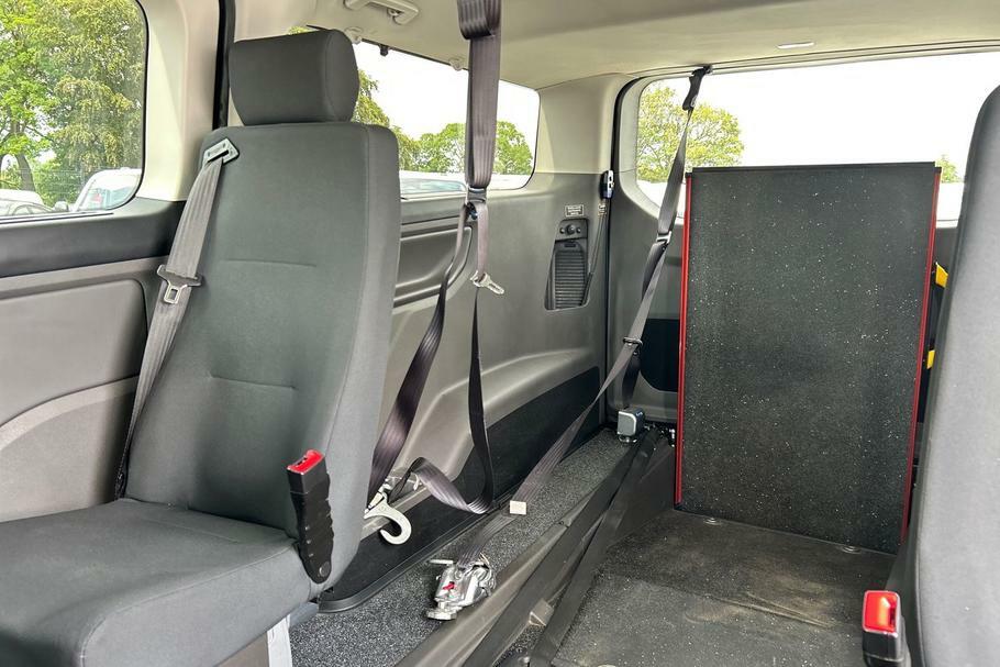 Ford Tourneo Custom L2 Fwd 2.0 Ecoblue 130Ps Low Roof 8 Seater Titaniu Silver #4