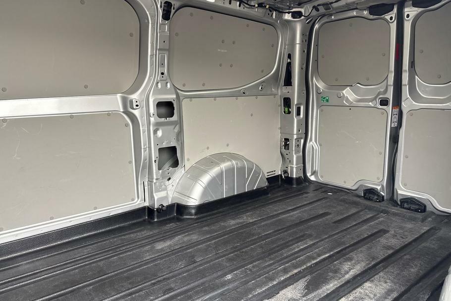 Ford Transit Custom 320 Limited L1 Swb Fwd 2.0 Ecoblue 136Ps H1 Silver #4