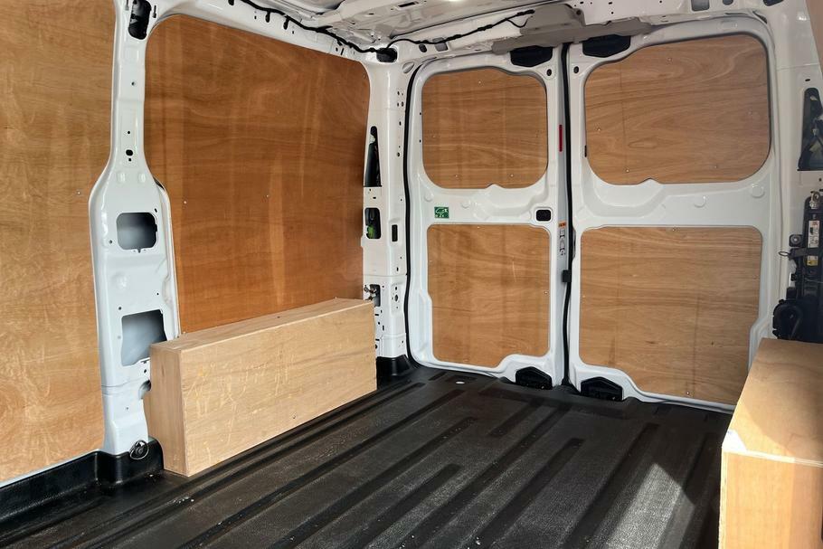 Ford Transit Custom 320 Limited L1 Swb Fwd 2.5 Phev 232Ps White #4