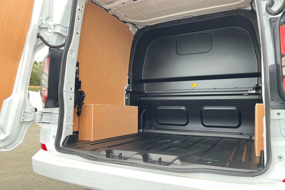 Ford Transit Custom 320 Limited L1 Swb Double Cab Fwd 2.5 Phev 23 White #4