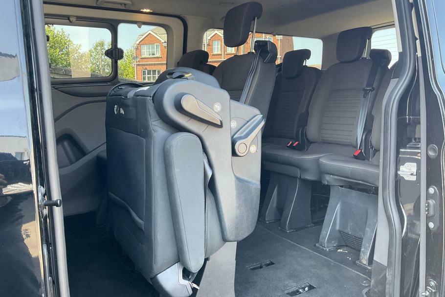 Ford Tourneo Custom 2.0 310 Ecoblue Titanium Minibus Double Cab Di Black #4