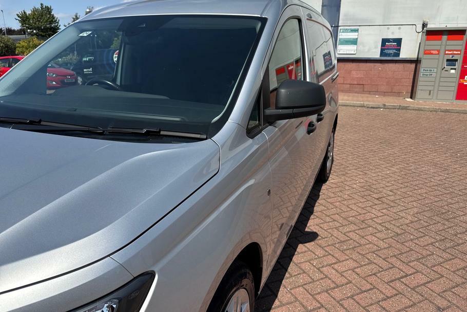 Ford Transit Connect Connect 250 Limited Black Edition L2 Lwb 1.5 Black #24