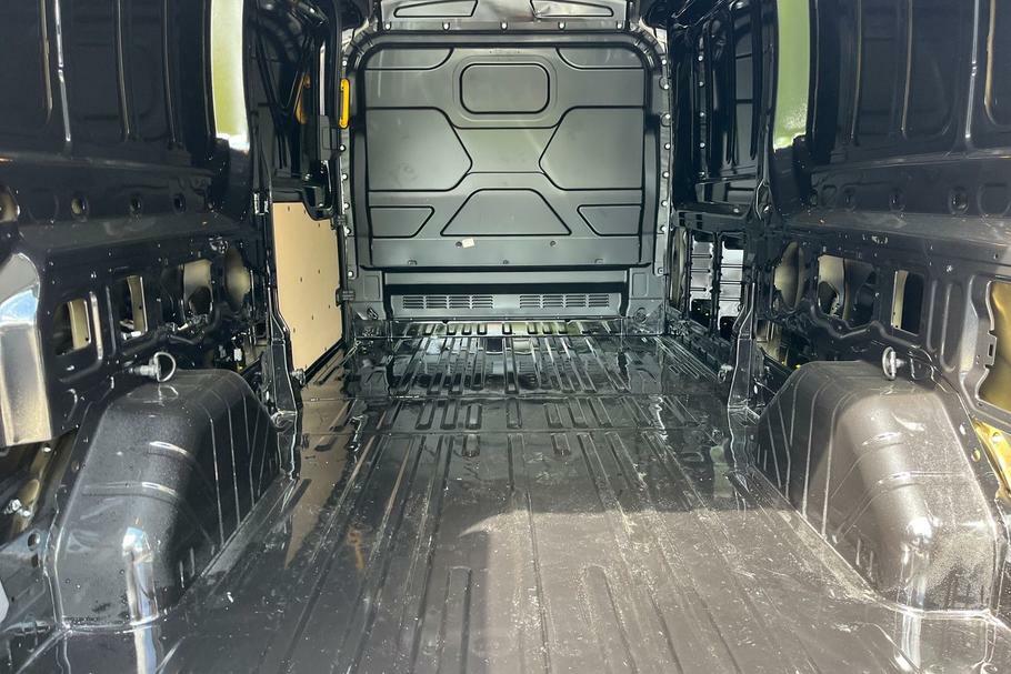 Ford Transit Custom 350 Trend L3 H2 Lwb Medium Roof Fwd 2.0 Ecoblue 13 Black #4