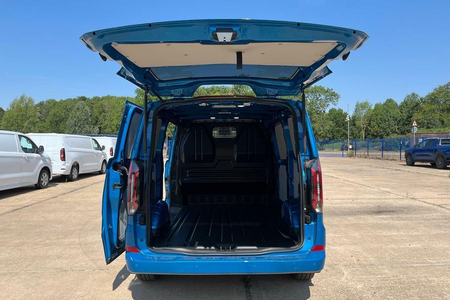 Ford Transit Custom 320 Limited L1 Swb Rwd 100Kw 65Kwh Low Roof Blue #5