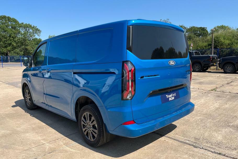 Ford Transit Custom 320 Limited L1 Swb Rwd 100Kw 65Kwh Low Roof Blue #2