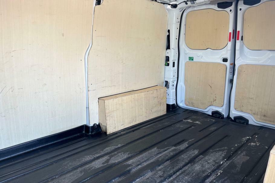 Ford Transit Custom 300 Limited L1 Swb Fwd 2.0 Ecoblue 136Ps Low Roof White #4