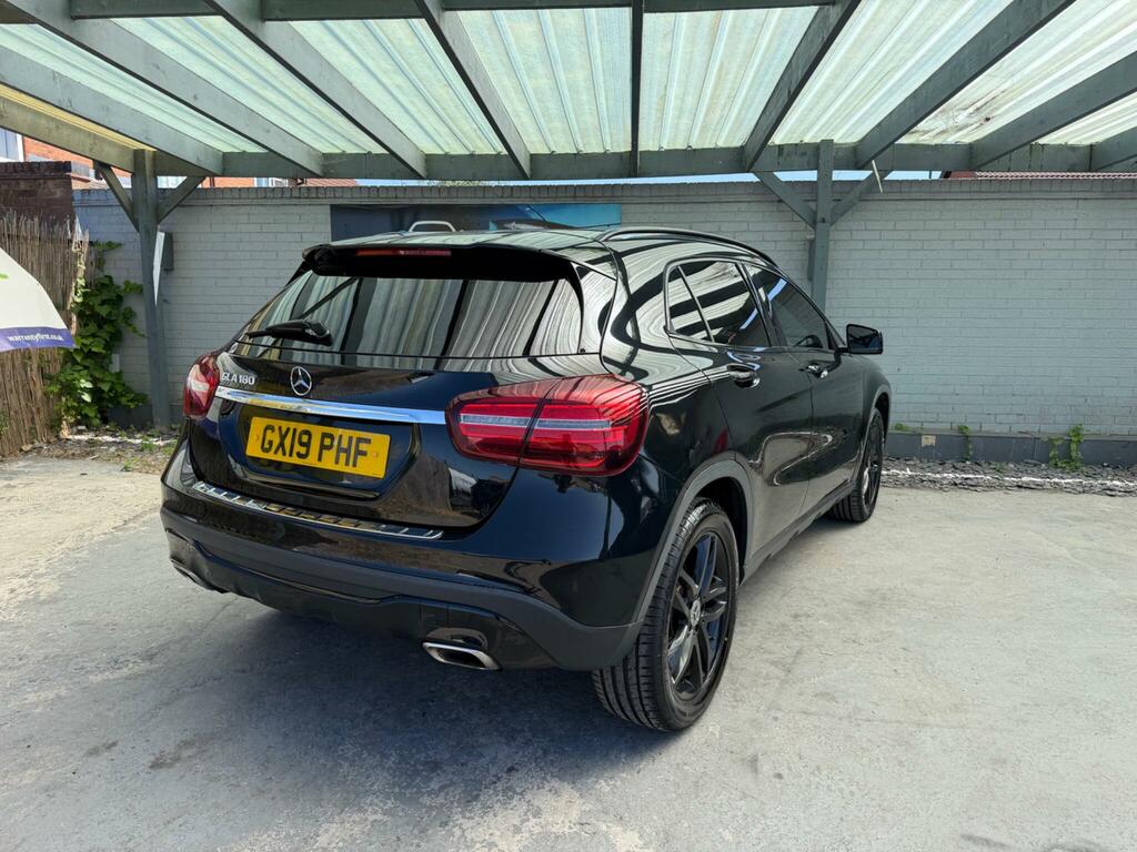 Mercedes-Benz GLA Class Urban Edition Black #3