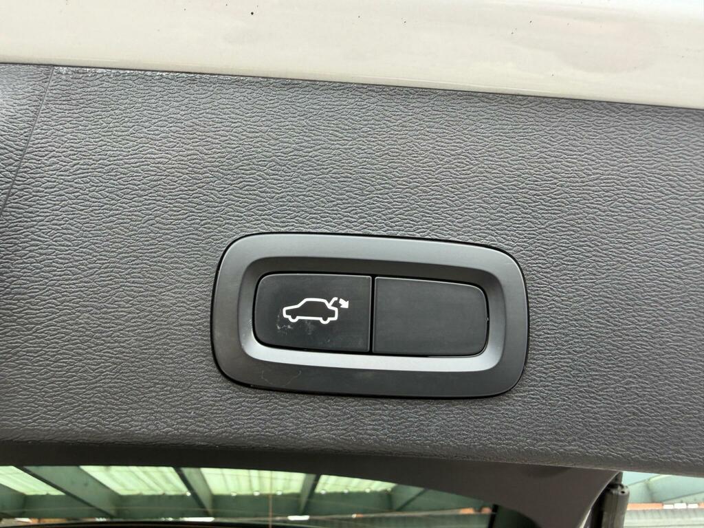 Volvo XC40 R-design, T3 Rear Park Assist, Rear Tin #38