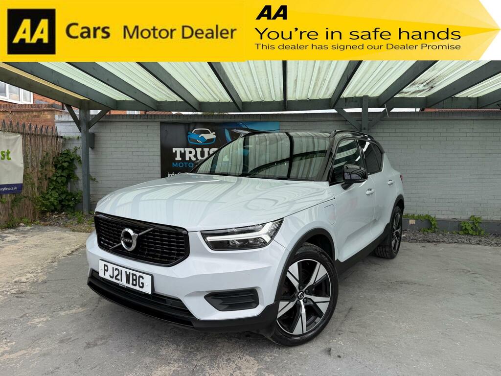 Volvo XC40 R-design Silver
