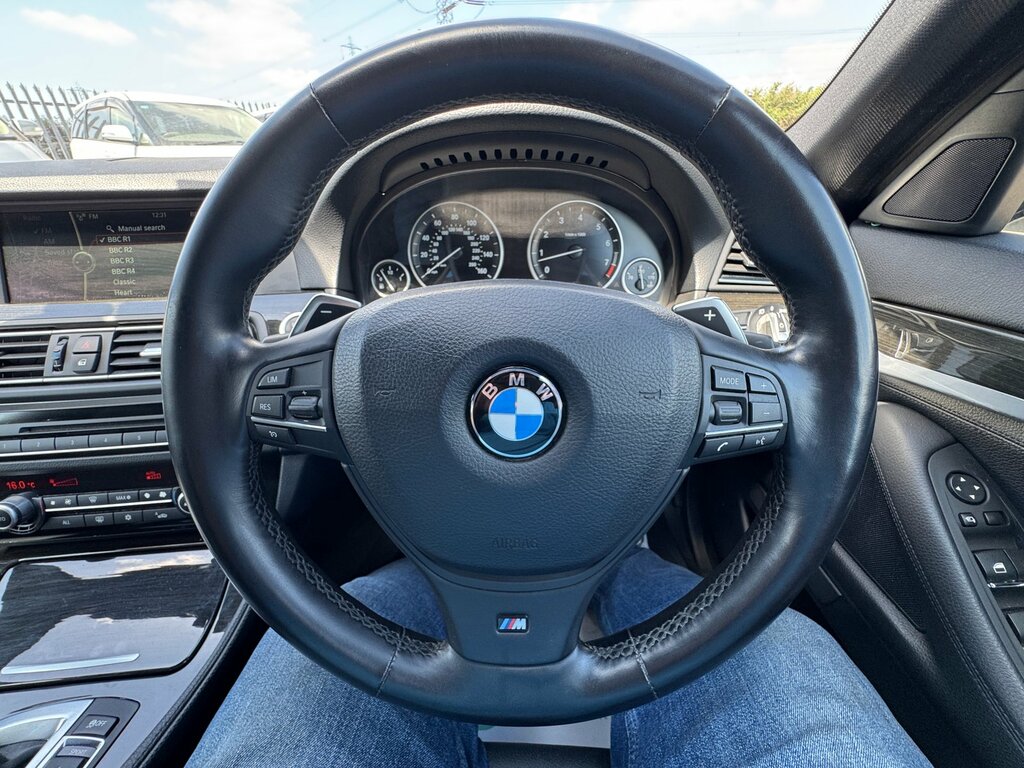 BMW 5 Series Estate Blue #52