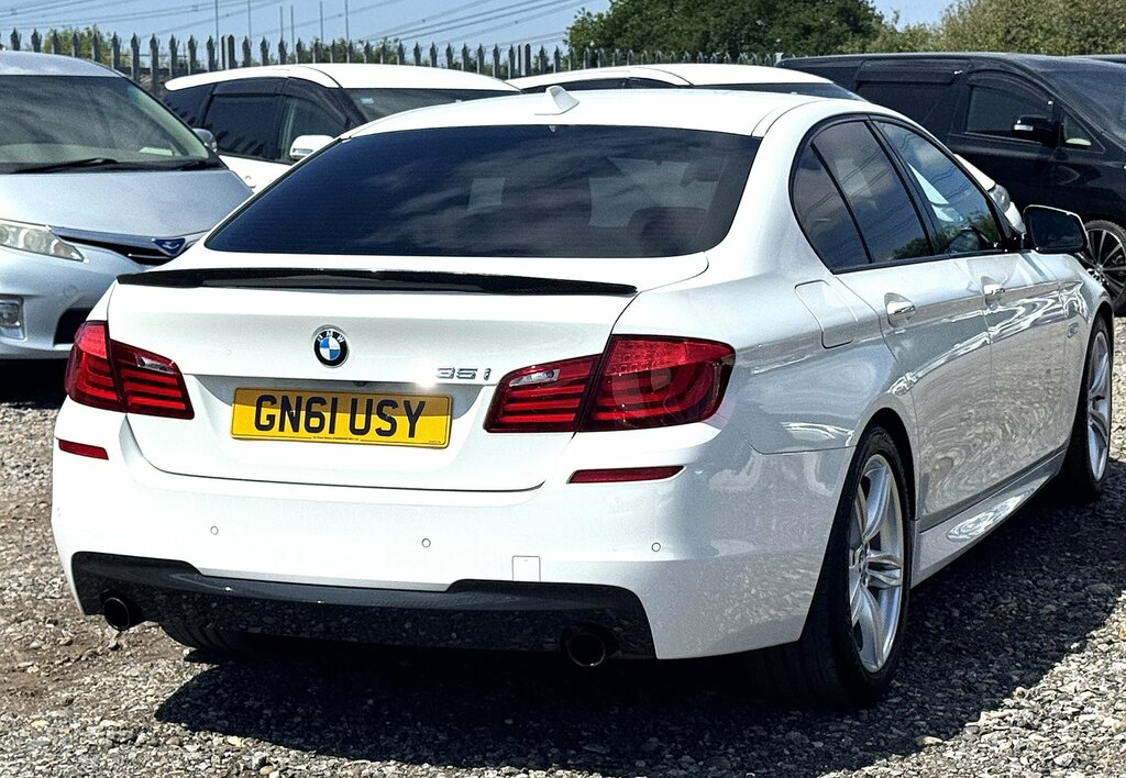 BMW 5 Series Estate Blue #8