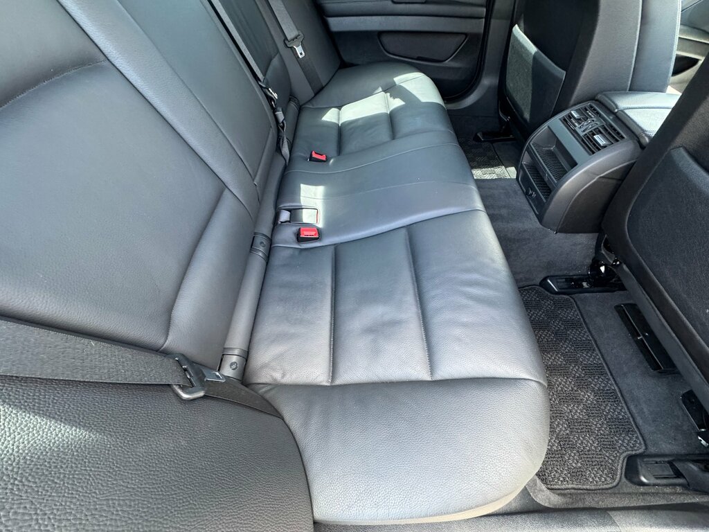 BMW 5 Series Estate Blue #33