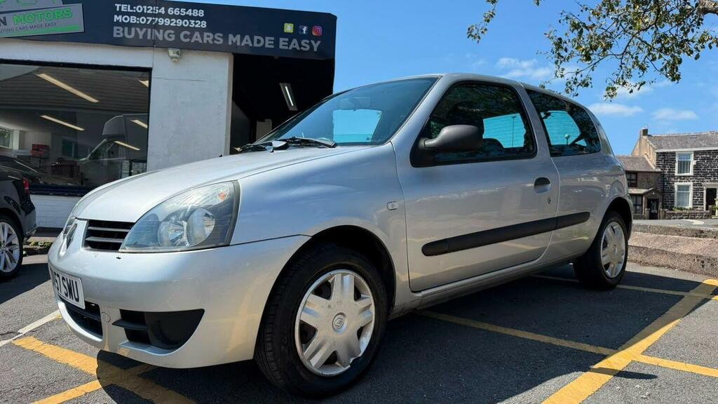 Renault Clio Silver #3
