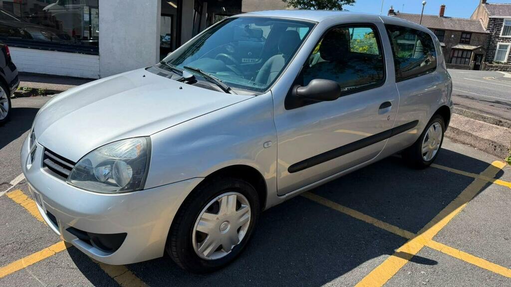 Renault Clio Silver #12