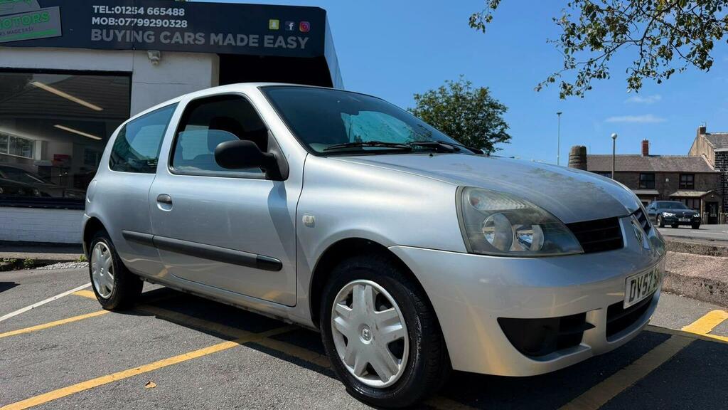 Renault Clio Silver #1