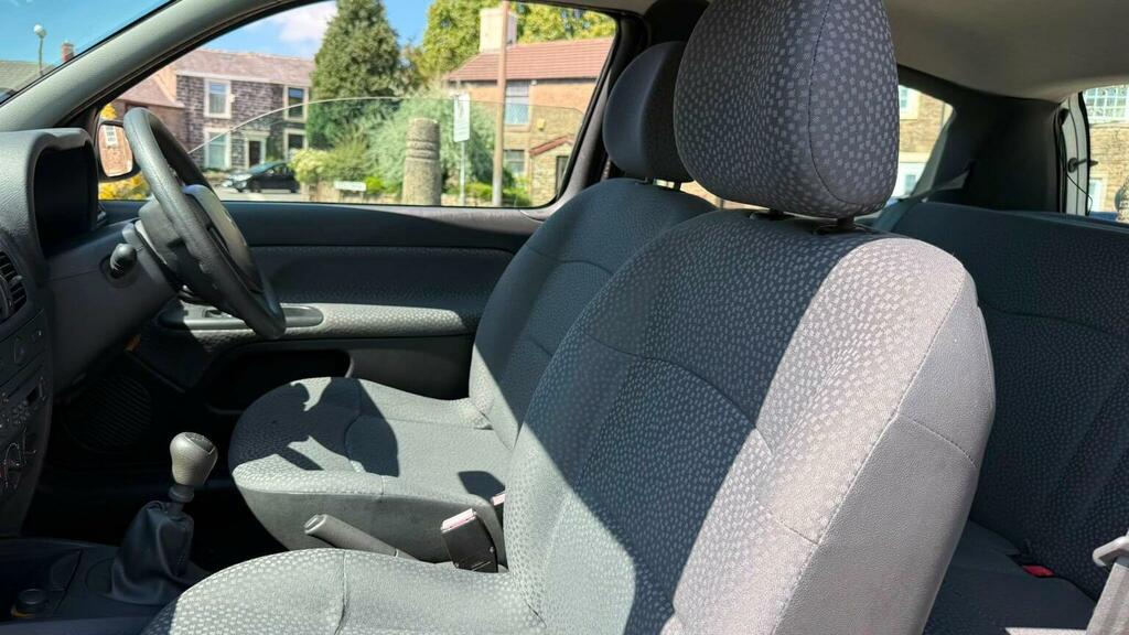 Renault Clio Silver #40