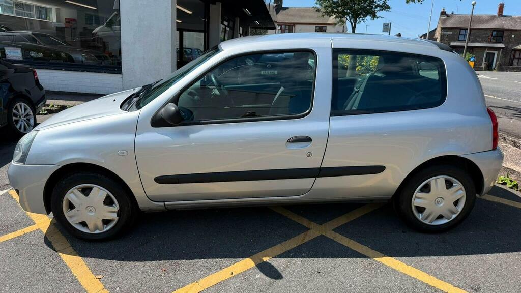 Renault Clio Silver #17