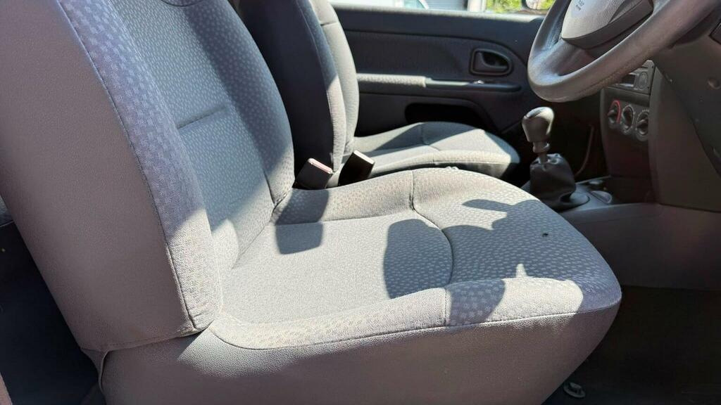 Renault Clio Silver #31