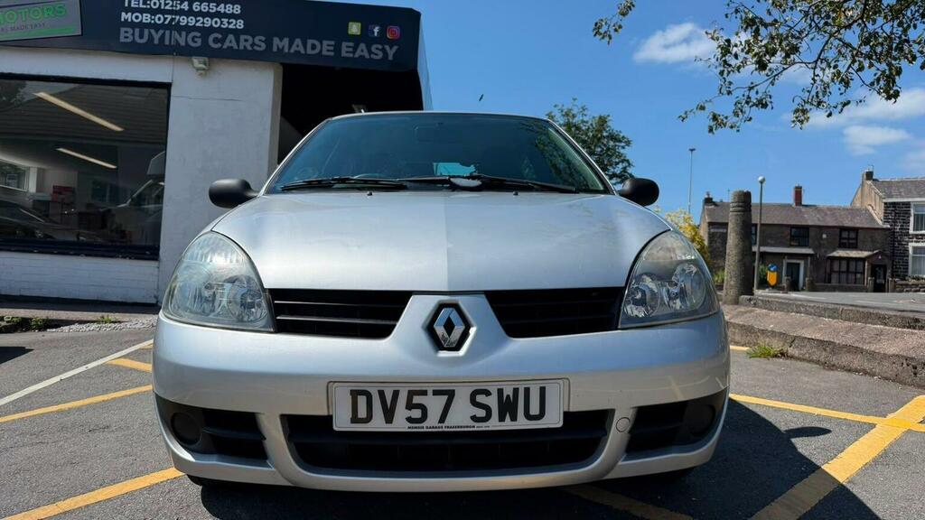 Renault Clio Silver #8