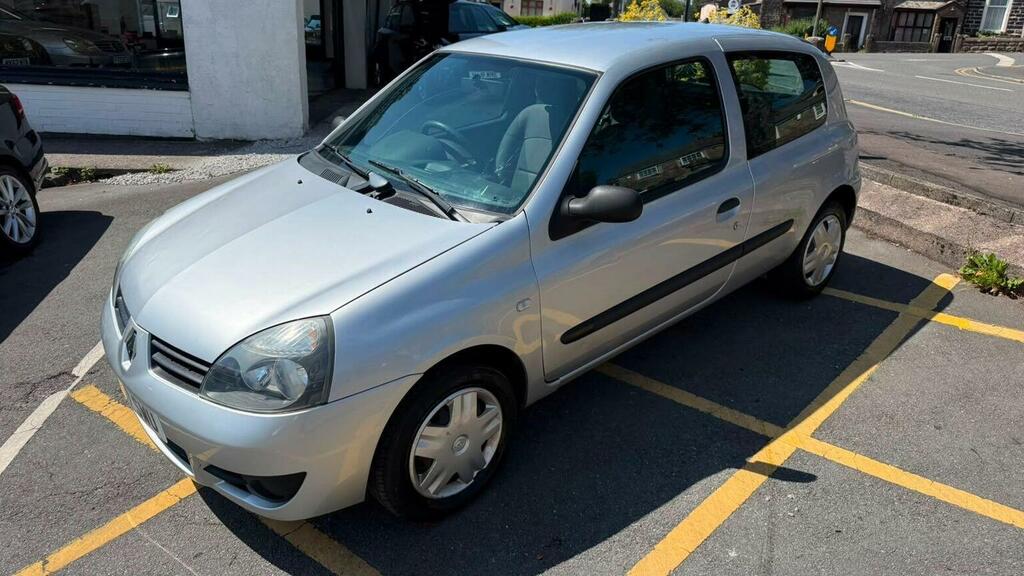 Renault Clio Silver #11