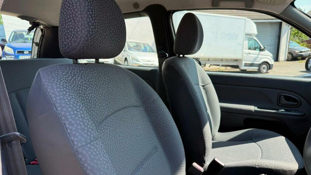 Renault Clio Silver #30