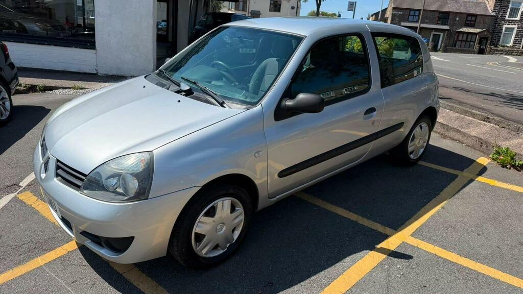Renault Clio Silver #13