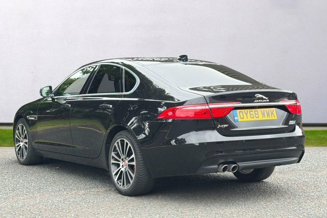 Jaguar XF Portfolio Saloon Black #5