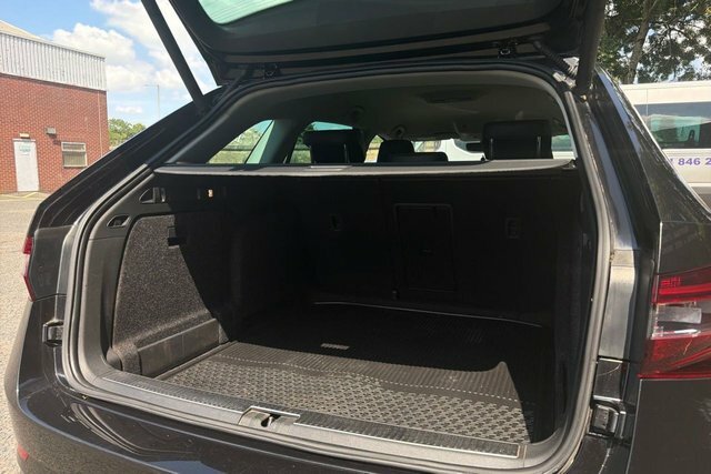 Skoda Superb Hatchback Black #12