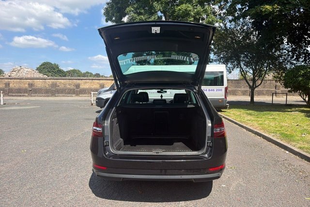 Skoda Superb Hatchback Black #11