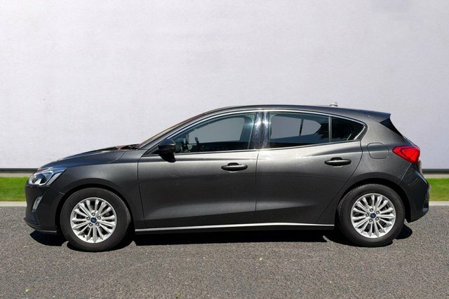 Ford Focus Ecoboost Titanium Hatchback Grey #4