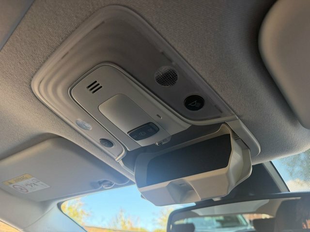 Toyota Prius 1.8 Vvti Plug-in Excel Cvt White #22