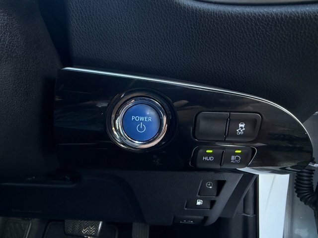 Toyota Prius 1.8 Vvti Plug-in Excel Cvt White #38