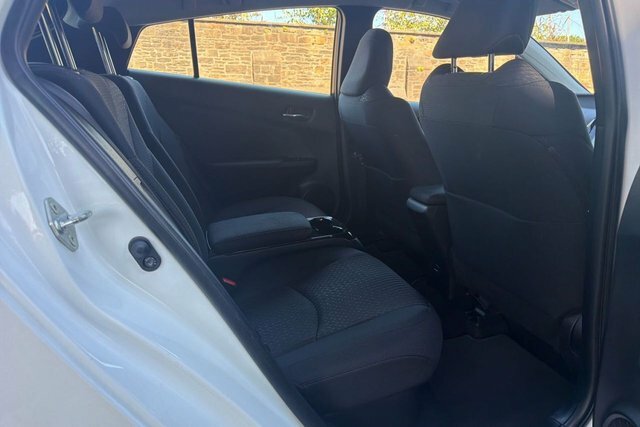 Toyota Prius 1.8 Vvti Plug-in Excel Cvt White #15