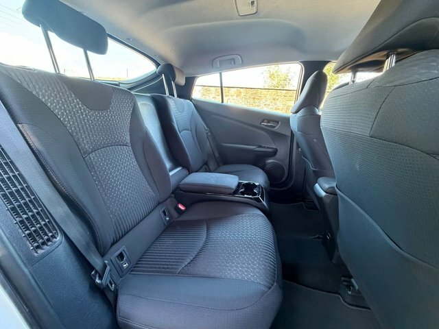 Toyota Prius 1.8 Vvti Plug-in Excel Cvt White #45