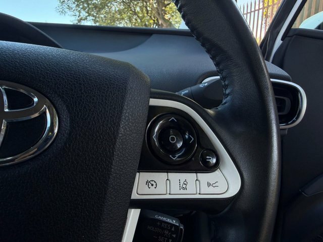 Toyota Prius 1.8 Vvti Plug-in Excel Cvt White #28