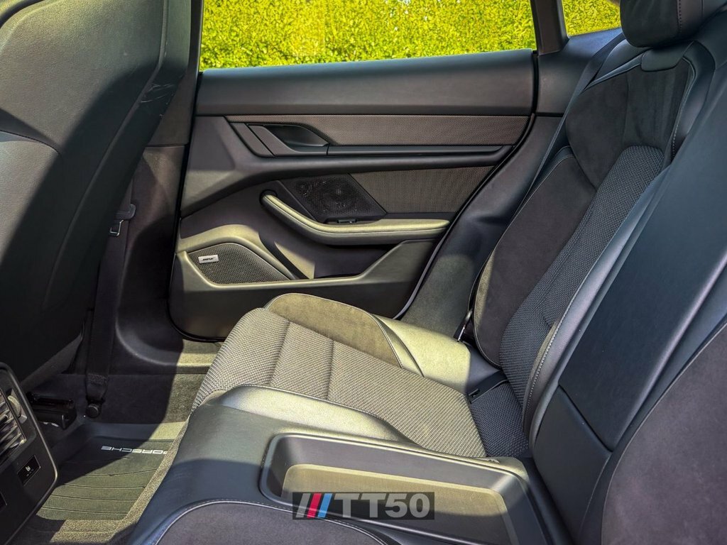 Porsche Taycan 350Kw 4 93Kwh 22Kw 5 Seat White #20