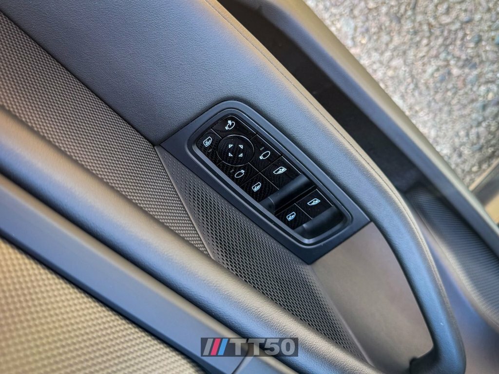 Porsche Taycan 350Kw 4 93Kwh 22Kw 5 Seat White #37