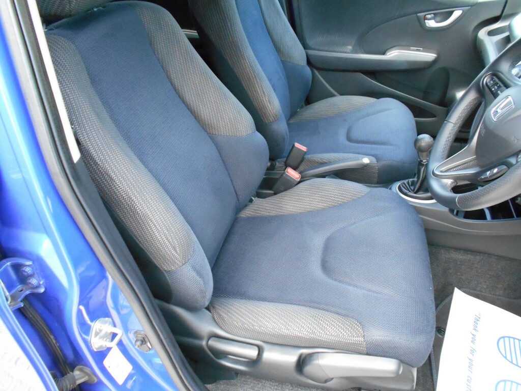 Honda Jazz Hatchback 1.4 I-vtec Es Plus 201515 Blue #6